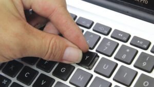 Memperbaiki Keyboard Laptop