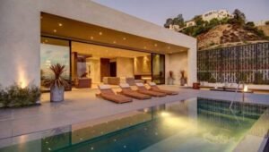 Inspirasi Desain Rumah Klasik Ala Artis