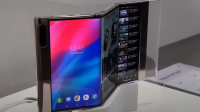 Samsung Luncurkan Ponsel Lipat Tiga Tahun Ini