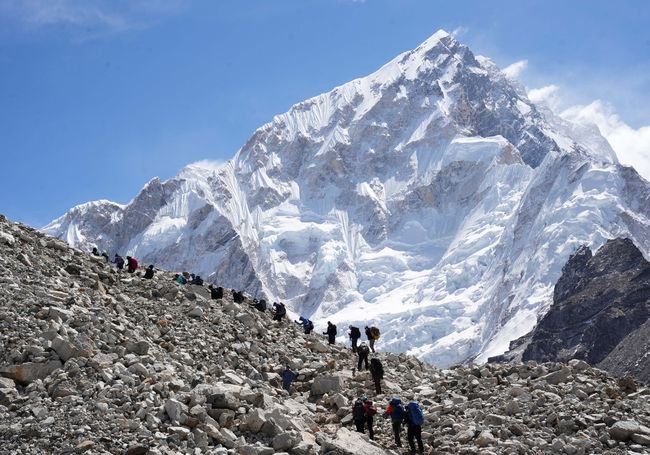 Inovasi Gas Khusus Mempercepat Pendakian ke Puncak Everest Hanya 5 Hari