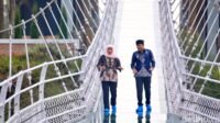 Jembatan Kaca Bromo Viral! Khofifah Ajak Wisatawan Nikmati Pemandangan Spektakuler
