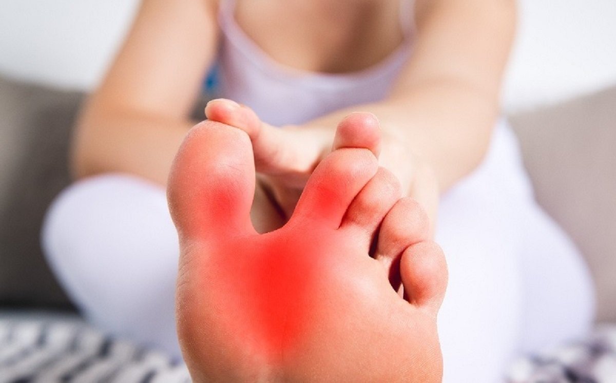 Waspadai! 5 Tanda Asam Urat di Kaki yang Muncul Tiba-tiba