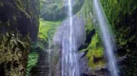 Menjelajahi Keindahan Tersembunyi: Panduan Lengkap Wisata Air Terjun di Indonesia (dan Tips Liburan Tak Terlupakan!)