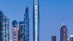 Menikmati Liburan di Hotel Tertinggi Dunia